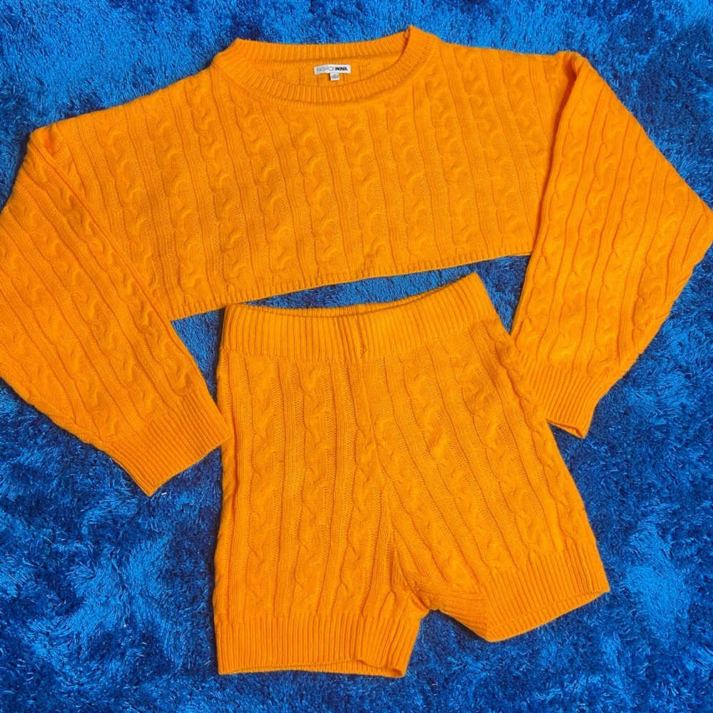 Orange knitted shorts set
